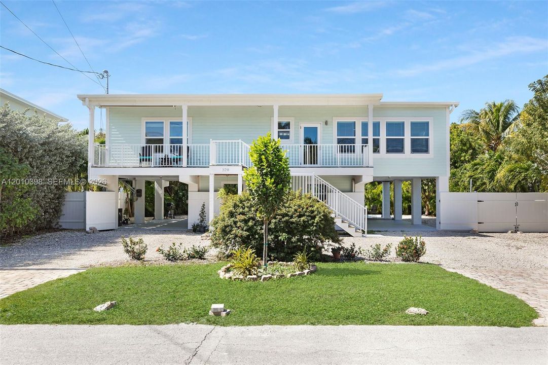 For Sale: $1,195,000 (2 beds, 2 baths, 1350 Square Feet)