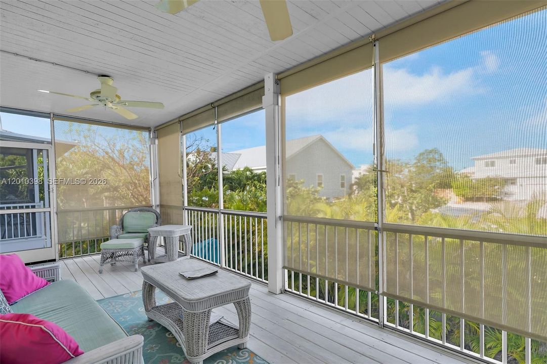 For Sale: $1,195,000 (2 beds, 2 baths, 1350 Square Feet)