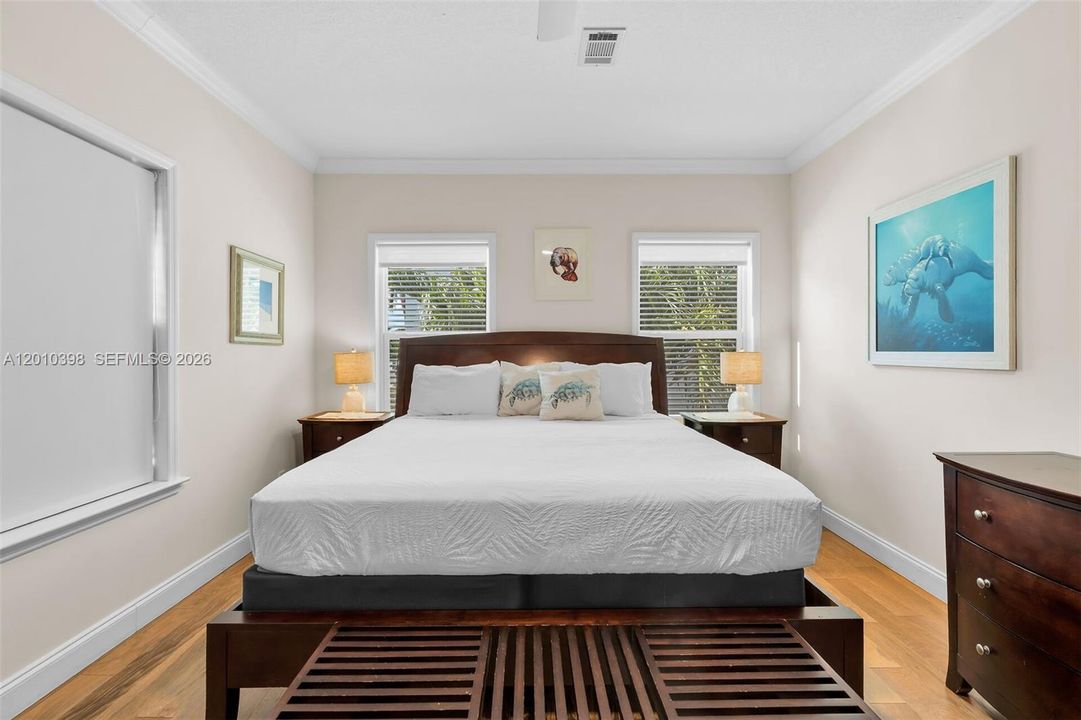 For Sale: $1,195,000 (2 beds, 2 baths, 1350 Square Feet)