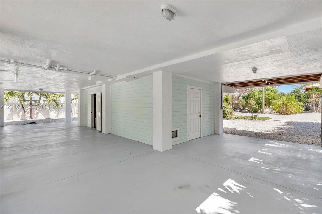 For Sale: $1,195,000 (2 beds, 2 baths, 1350 Square Feet)