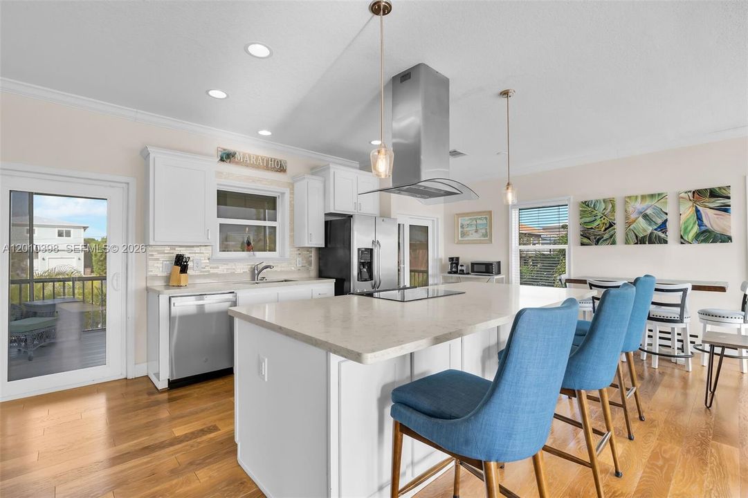 For Sale: $1,195,000 (2 beds, 2 baths, 1350 Square Feet)