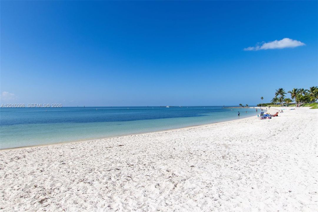 For Sale: $1,195,000 (2 beds, 2 baths, 1350 Square Feet)
