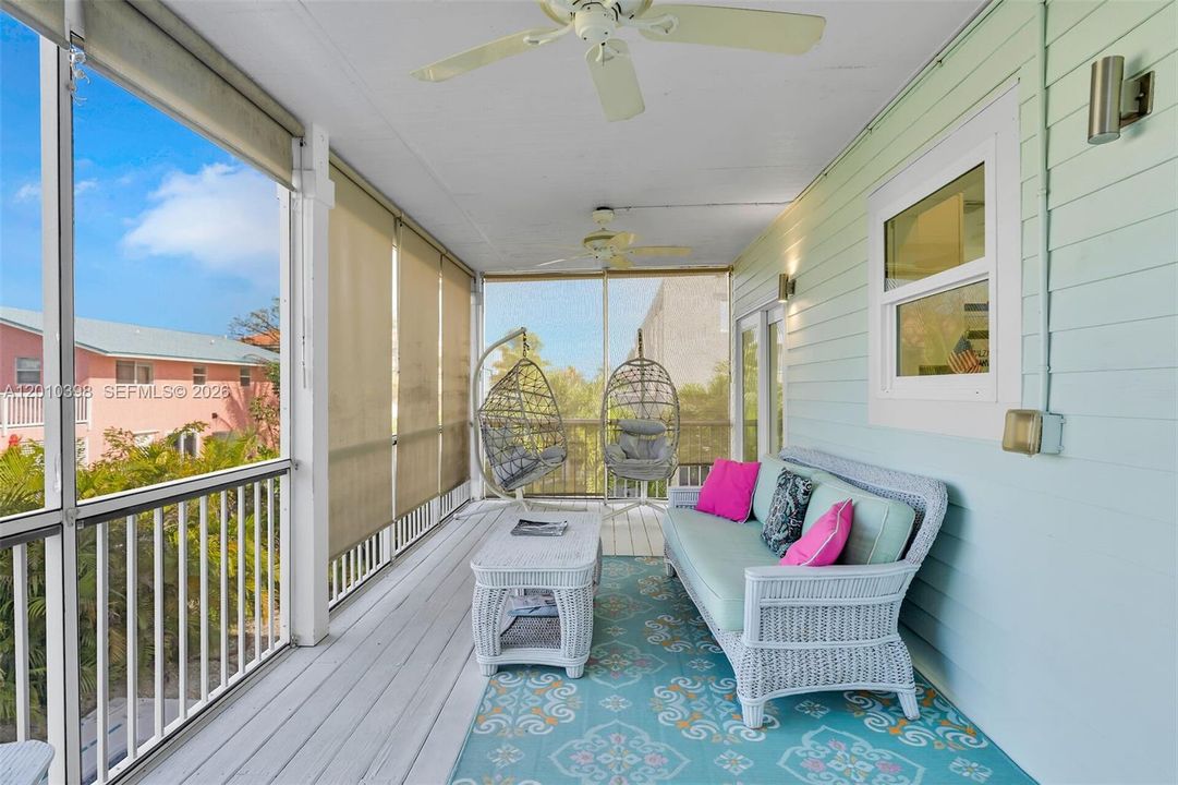 For Sale: $1,195,000 (2 beds, 2 baths, 1350 Square Feet)