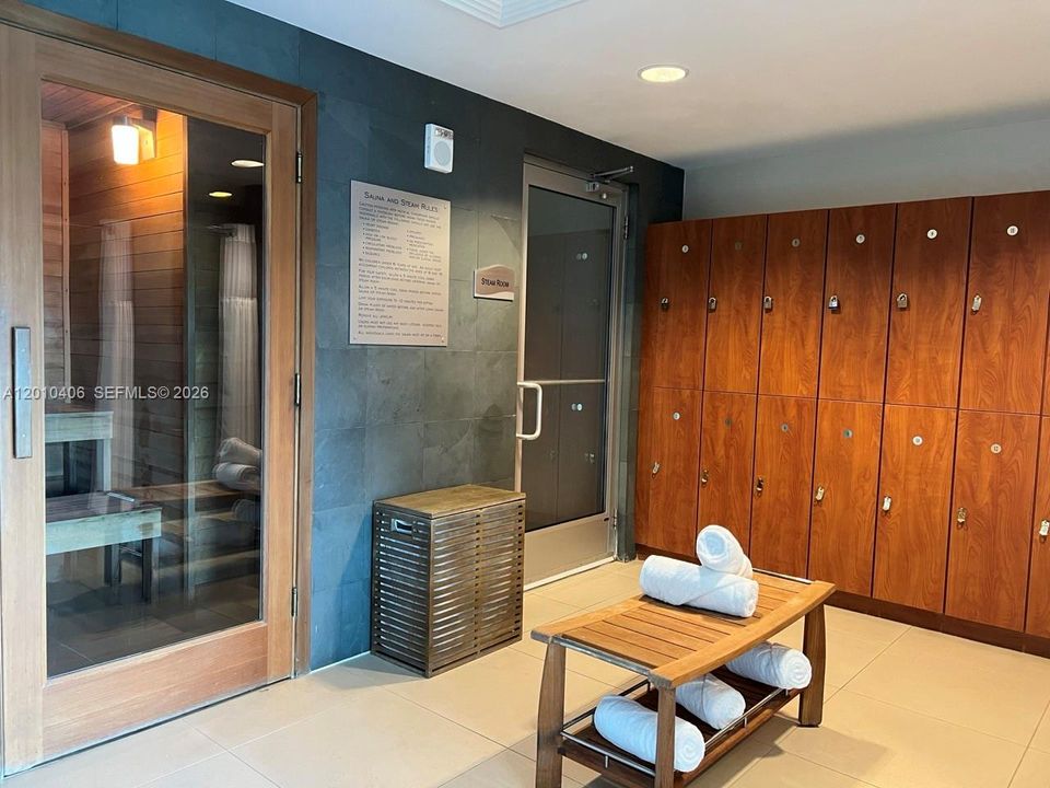 Activo con contrato: $8,900 (2 camas, 3 baños, 1479 Pies cuadrados)