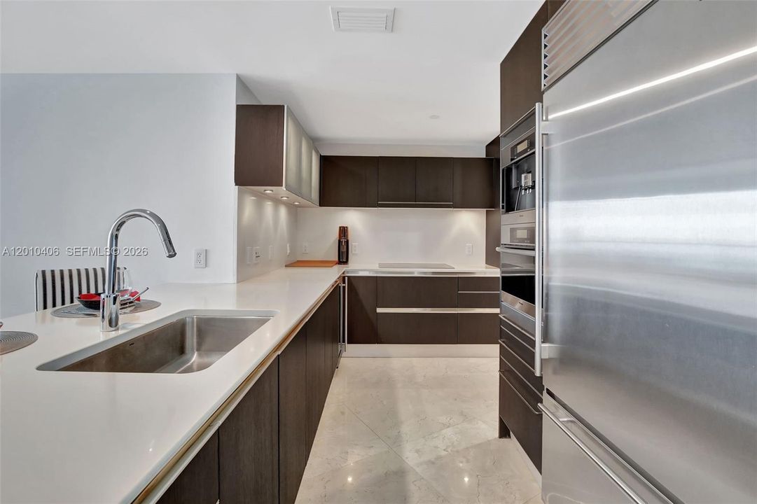 Activo con contrato: $8,900 (2 camas, 3 baños, 1479 Pies cuadrados)