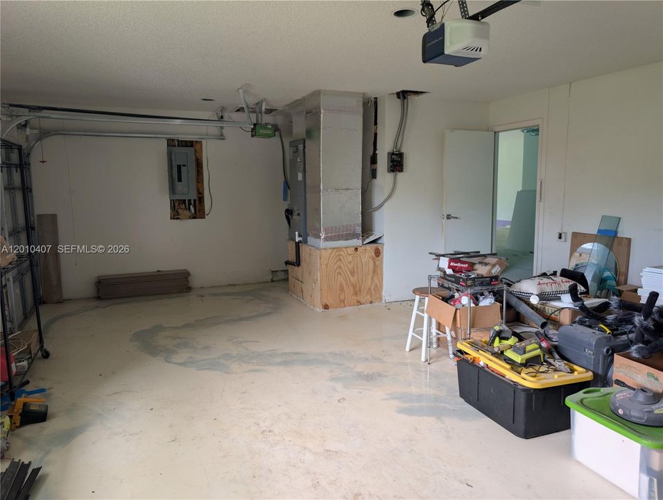 Activo con contrato: $1,590,000 (3 camas, 3 baños, 3008 Pies cuadrados)