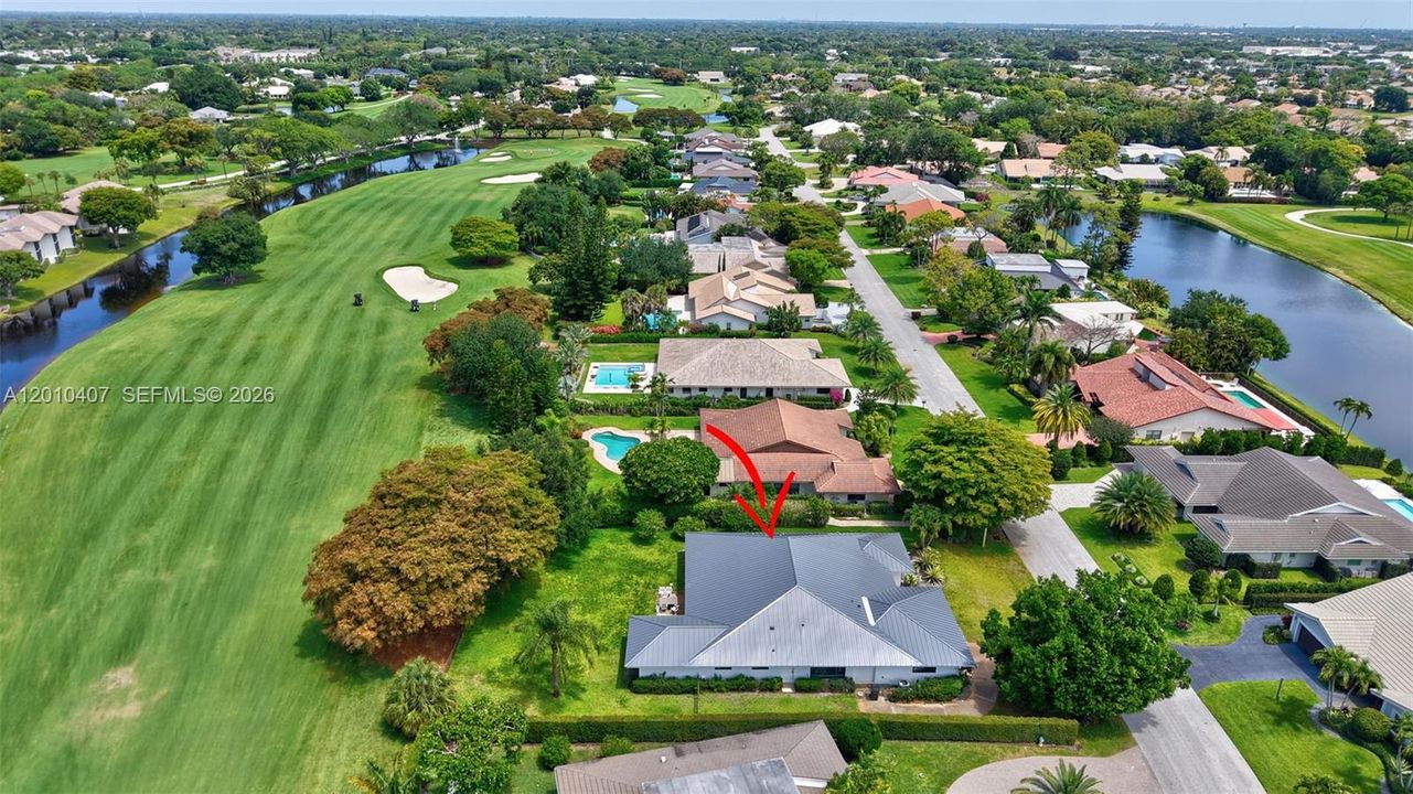 Activo con contrato: $1,590,000 (3 camas, 3 baños, 3008 Pies cuadrados)