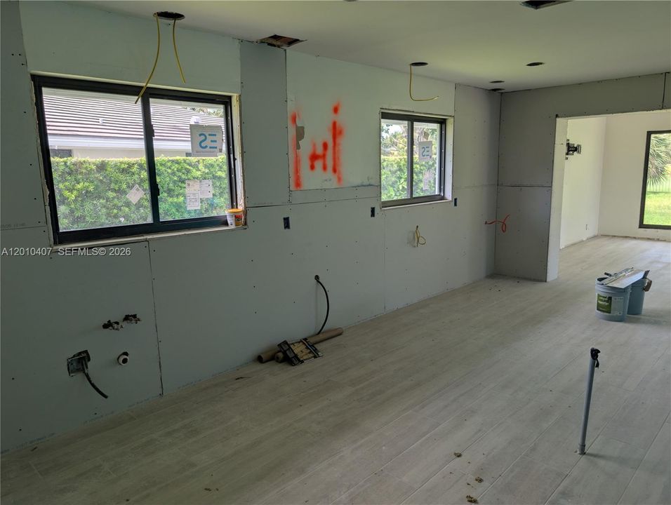 Activo con contrato: $1,590,000 (3 camas, 3 baños, 3008 Pies cuadrados)
