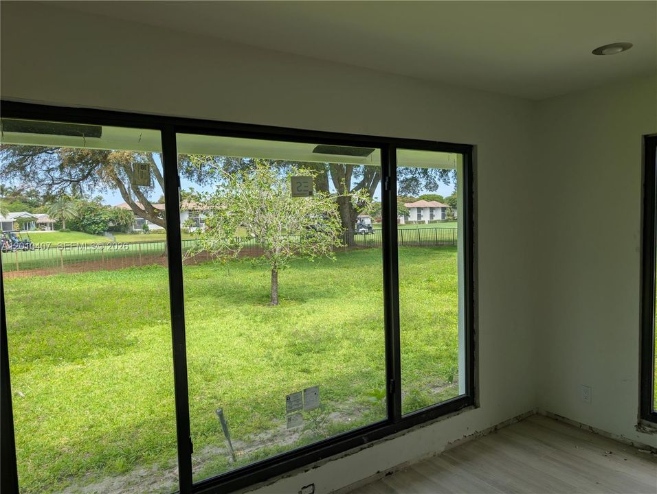 Activo con contrato: $1,590,000 (3 camas, 3 baños, 3008 Pies cuadrados)