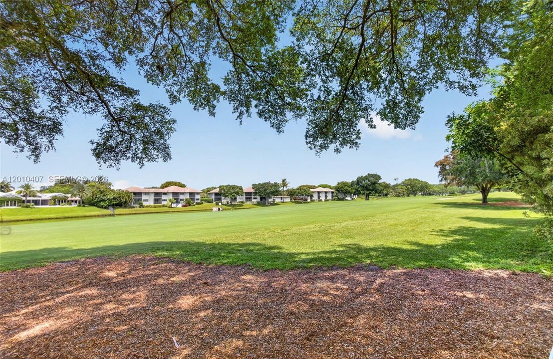 Activo con contrato: $1,590,000 (3 camas, 3 baños, 3008 Pies cuadrados)