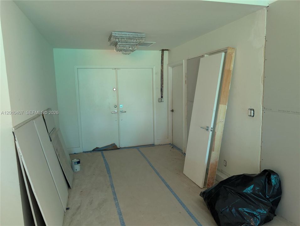 Activo con contrato: $1,590,000 (3 camas, 3 baños, 3008 Pies cuadrados)