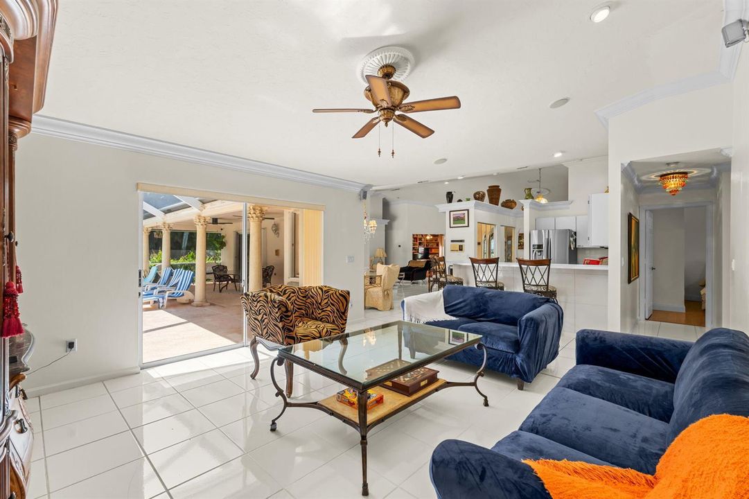 Family room 2