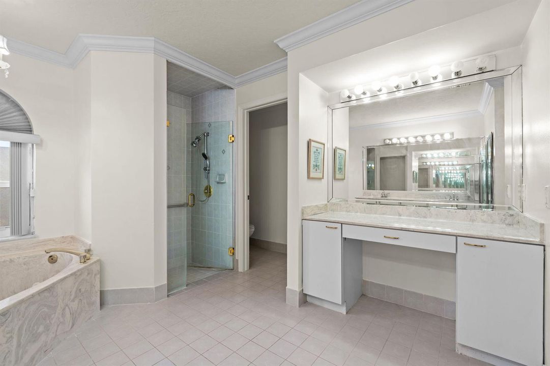 Master bathroom 2