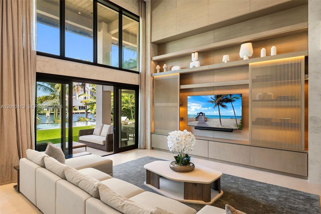 For Sale: $11,995,000 (6 beds, 8 baths, 6263 Square Feet)
