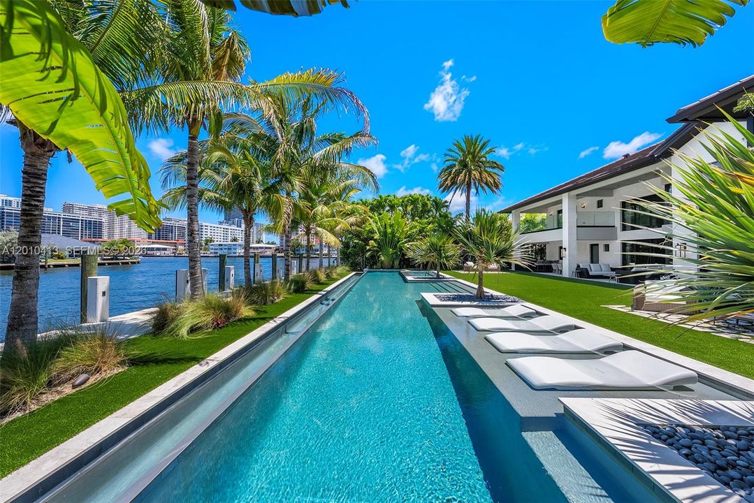 For Sale: $11,995,000 (6 beds, 8 baths, 6263 Square Feet)