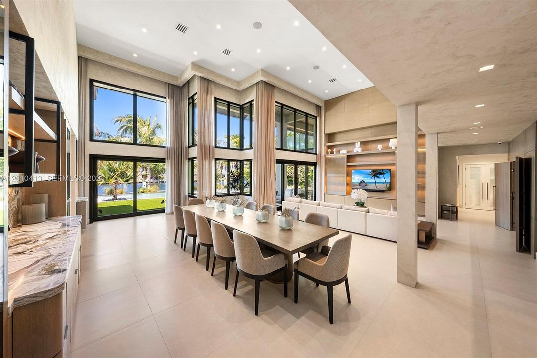 For Sale: $11,995,000 (6 beds, 8 baths, 6263 Square Feet)