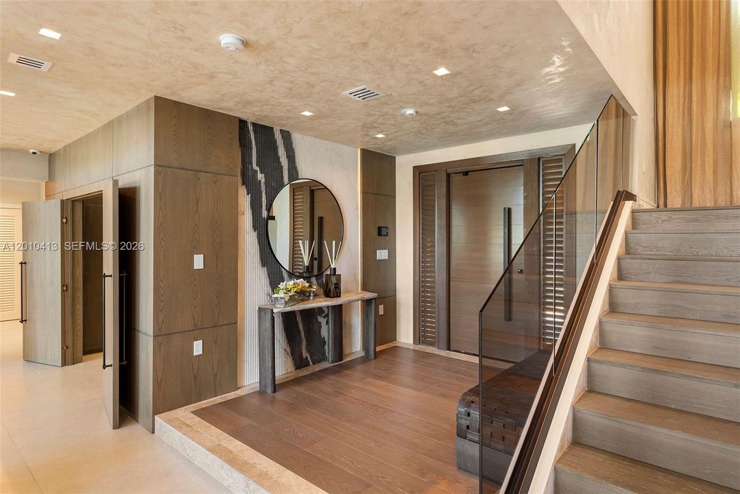 For Sale: $11,995,000 (6 beds, 8 baths, 6263 Square Feet)