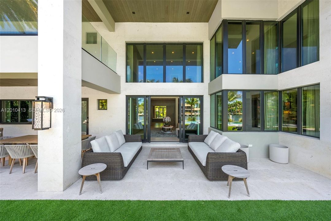 For Sale: $11,995,000 (6 beds, 8 baths, 6263 Square Feet)