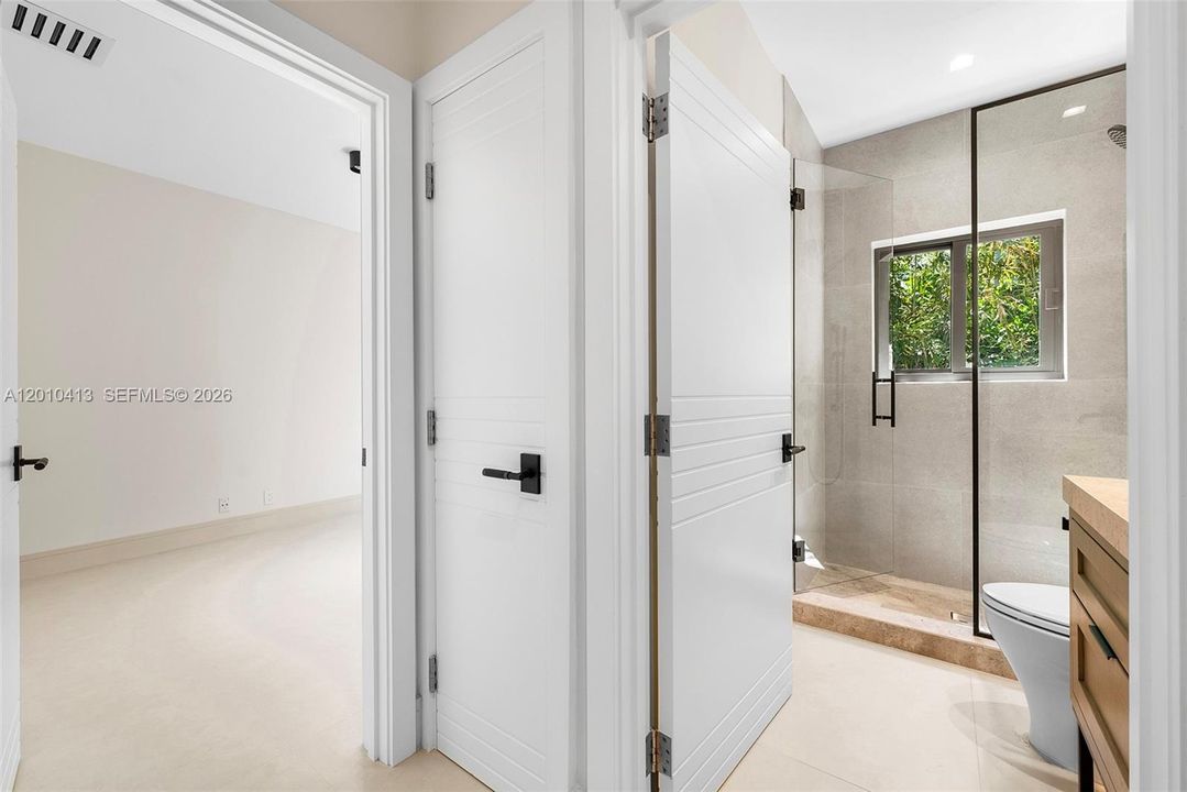For Sale: $11,995,000 (6 beds, 8 baths, 6263 Square Feet)