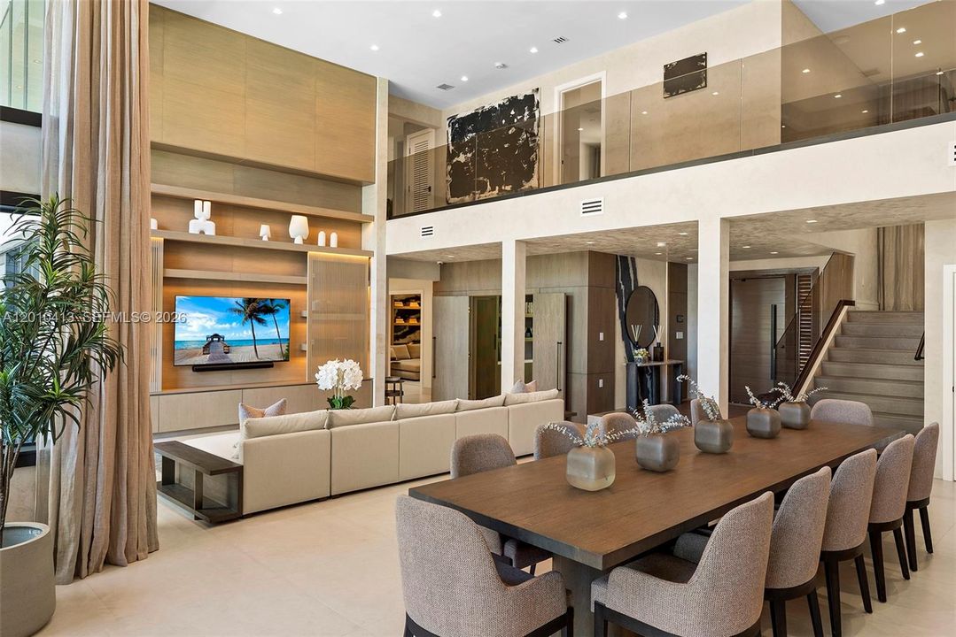For Sale: $11,995,000 (6 beds, 8 baths, 6263 Square Feet)