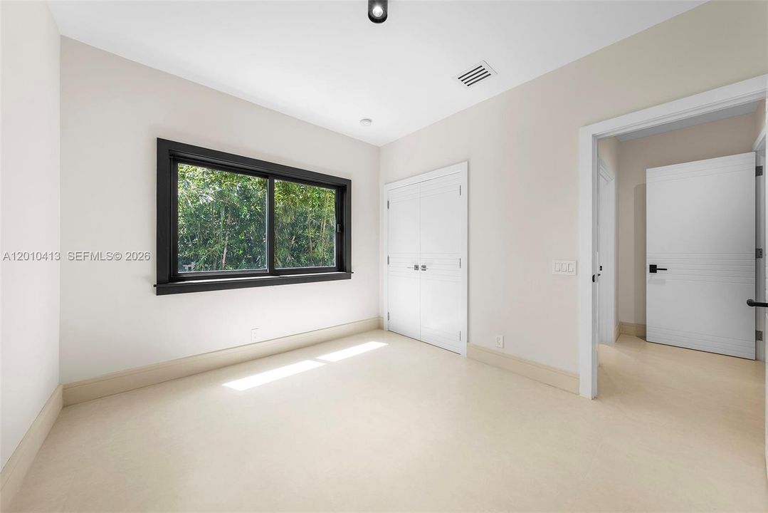 For Sale: $11,995,000 (6 beds, 8 baths, 6263 Square Feet)