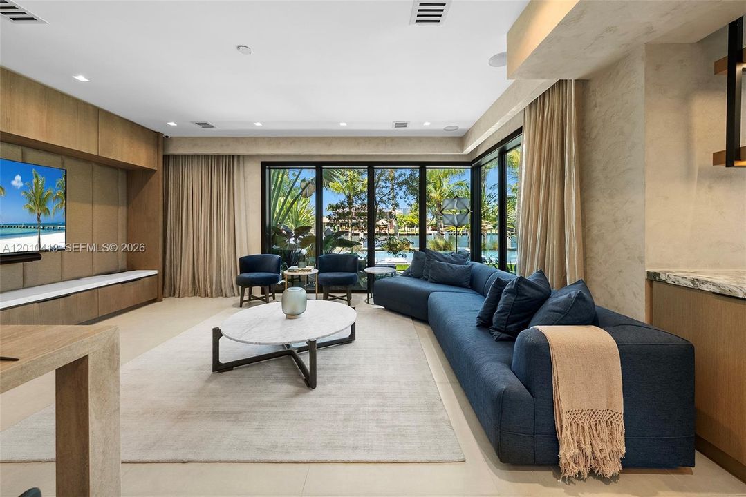 For Sale: $11,995,000 (6 beds, 8 baths, 6263 Square Feet)