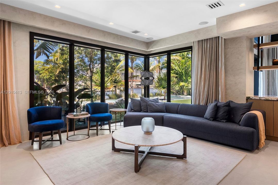 For Sale: $11,995,000 (6 beds, 8 baths, 6263 Square Feet)