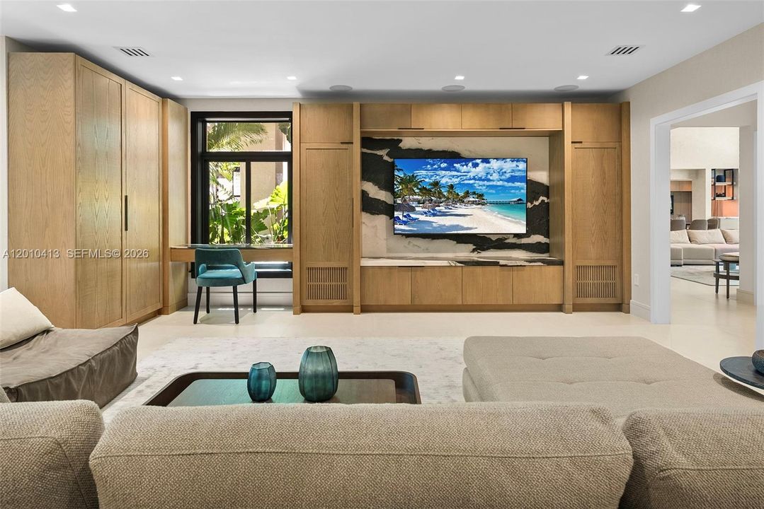 For Sale: $11,995,000 (6 beds, 8 baths, 6263 Square Feet)