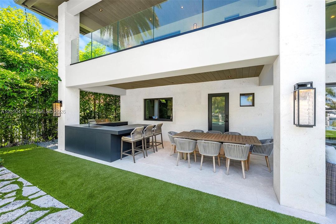 For Sale: $11,995,000 (6 beds, 8 baths, 6263 Square Feet)