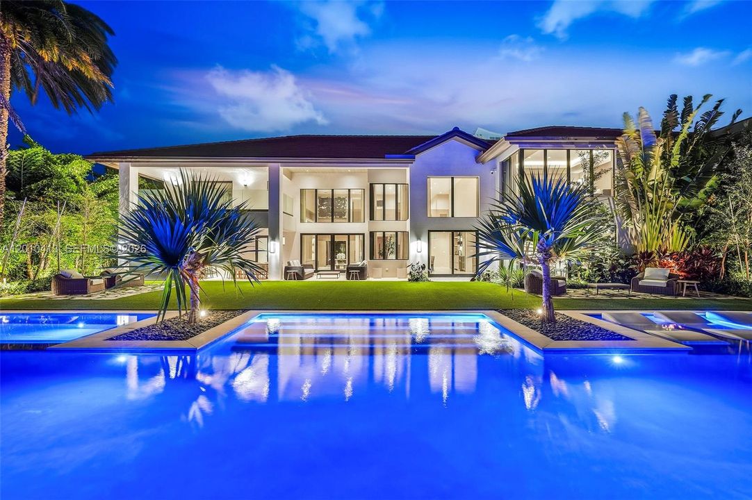 For Sale: $11,995,000 (6 beds, 8 baths, 6263 Square Feet)