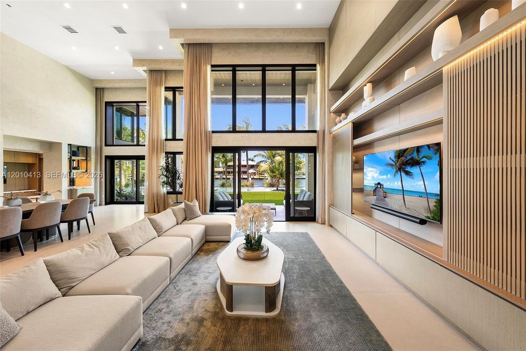 For Sale: $11,995,000 (6 beds, 8 baths, 6263 Square Feet)