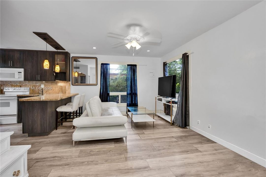 For Sale: $2,799,000 (6 beds, 5 baths, 3107 Square Feet)