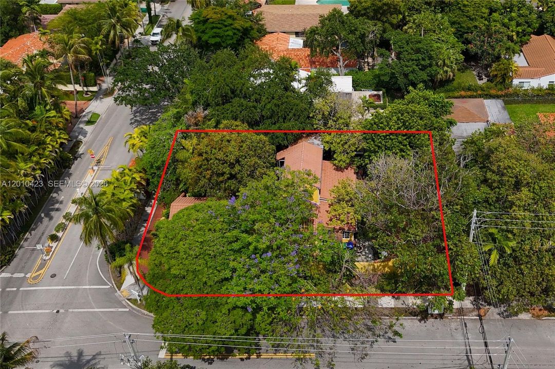 For Sale: $2,799,000 (6 beds, 5 baths, 3107 Square Feet)