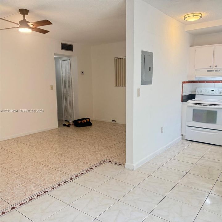 Activo con contrato: $1,550 (1 camas, 1 baños, 557 Pies cuadrados)