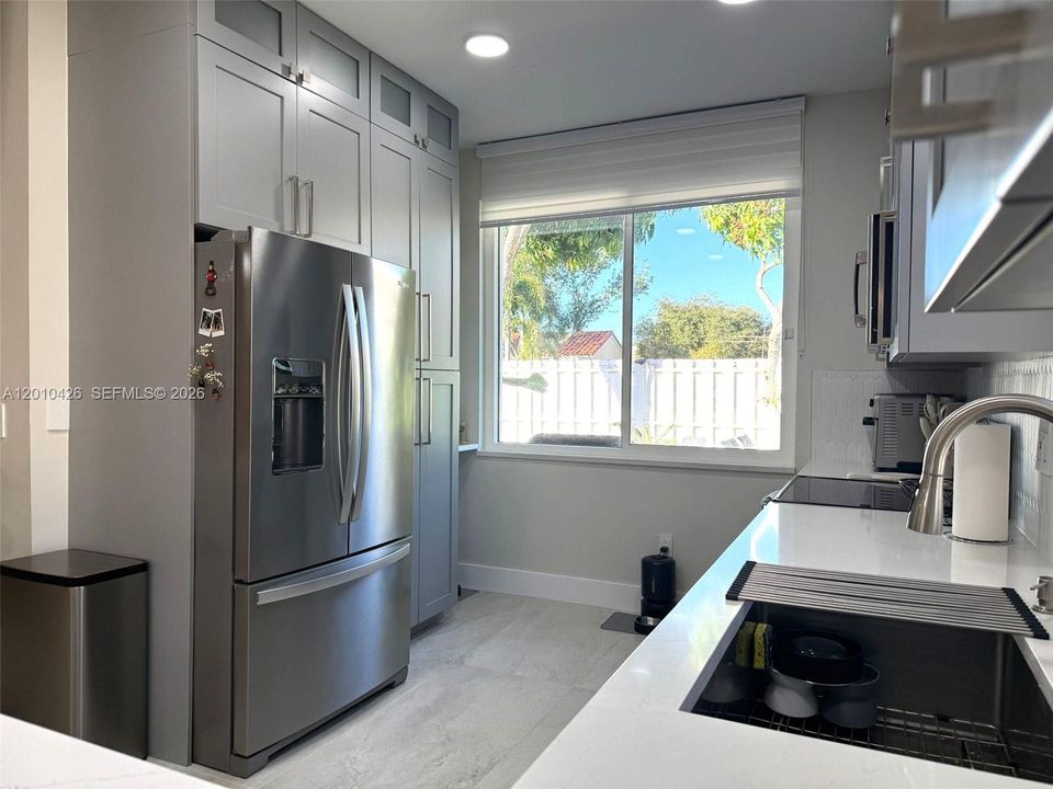Active With Contract: $550,000 (3 beds, 2 baths, 1469 Square Feet)