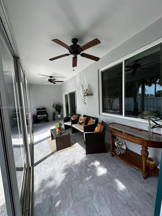 Active With Contract: $550,000 (3 beds, 2 baths, 1469 Square Feet)
