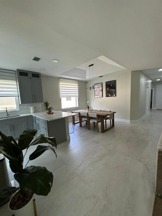 Active With Contract: $550,000 (3 beds, 2 baths, 1469 Square Feet)