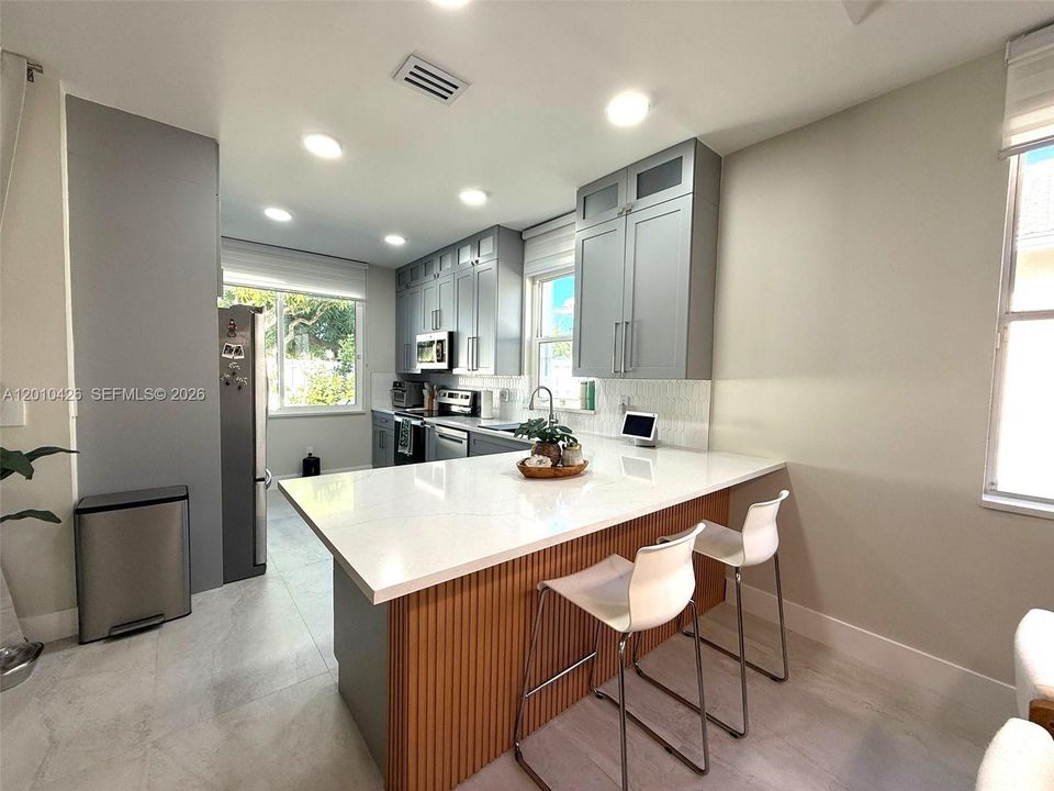 Active With Contract: $550,000 (3 beds, 2 baths, 1469 Square Feet)