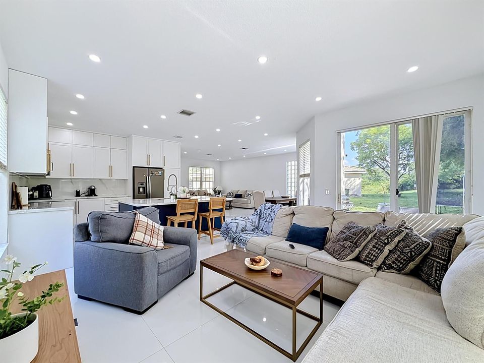 16101 SW 27th Street-25