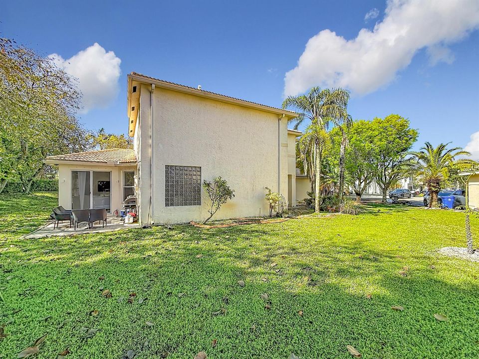 16101 SW 27th Street-47