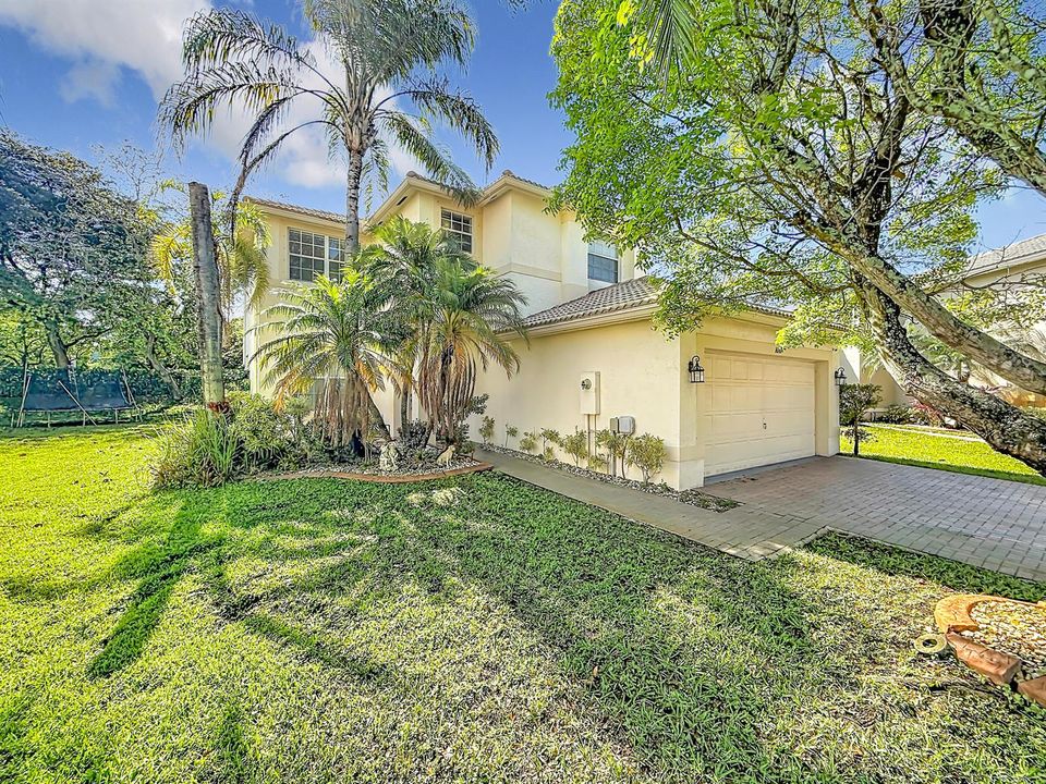 16101 SW 27th Street-10