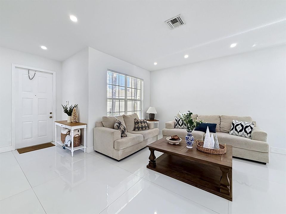16101 SW 27th Street-14