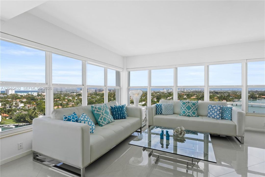For Sale: $895,000 (2 beds, 2 baths, 1770 Square Feet)