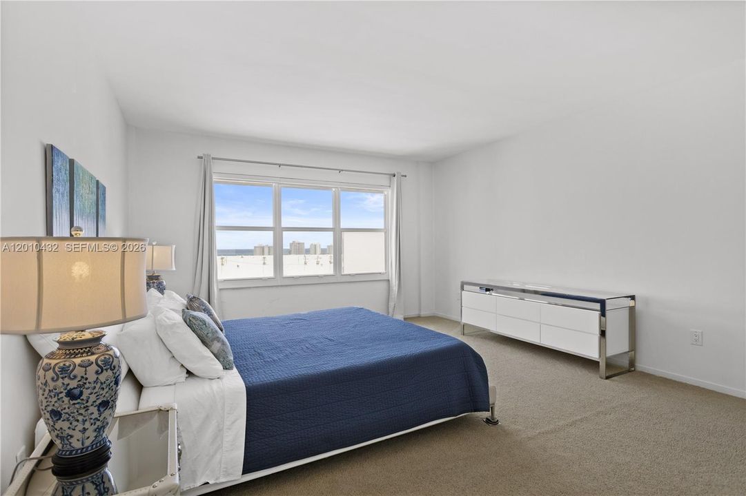 For Sale: $895,000 (2 beds, 2 baths, 1770 Square Feet)