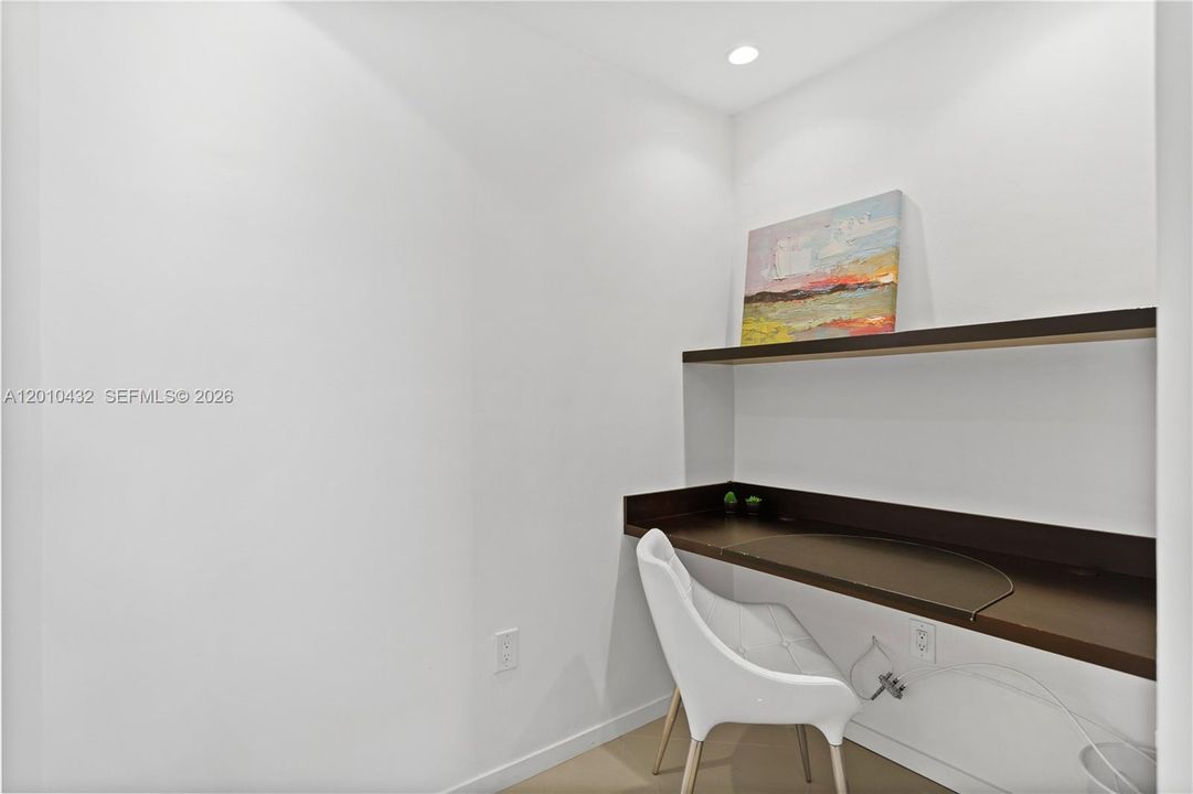 For Sale: $895,000 (2 beds, 2 baths, 1770 Square Feet)