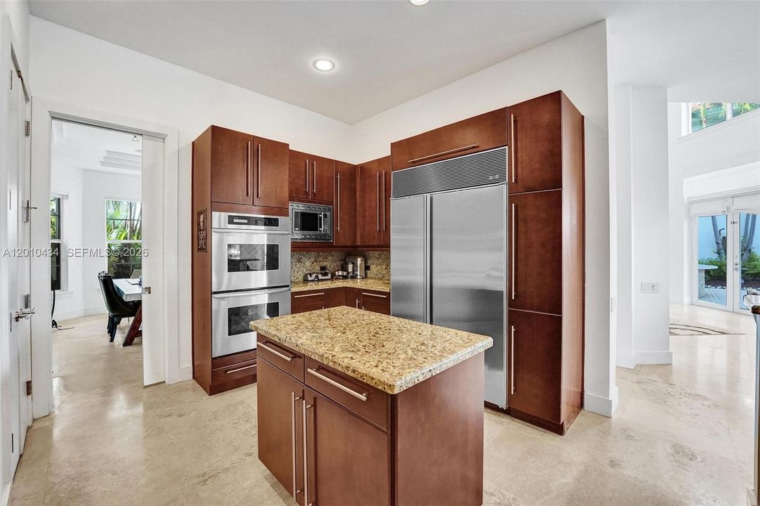 For Rent: $20,000 (5 beds, 4 baths, 4138 Square Feet)