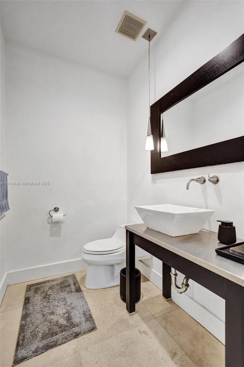 For Rent: $20,000 (5 beds, 4 baths, 4138 Square Feet)