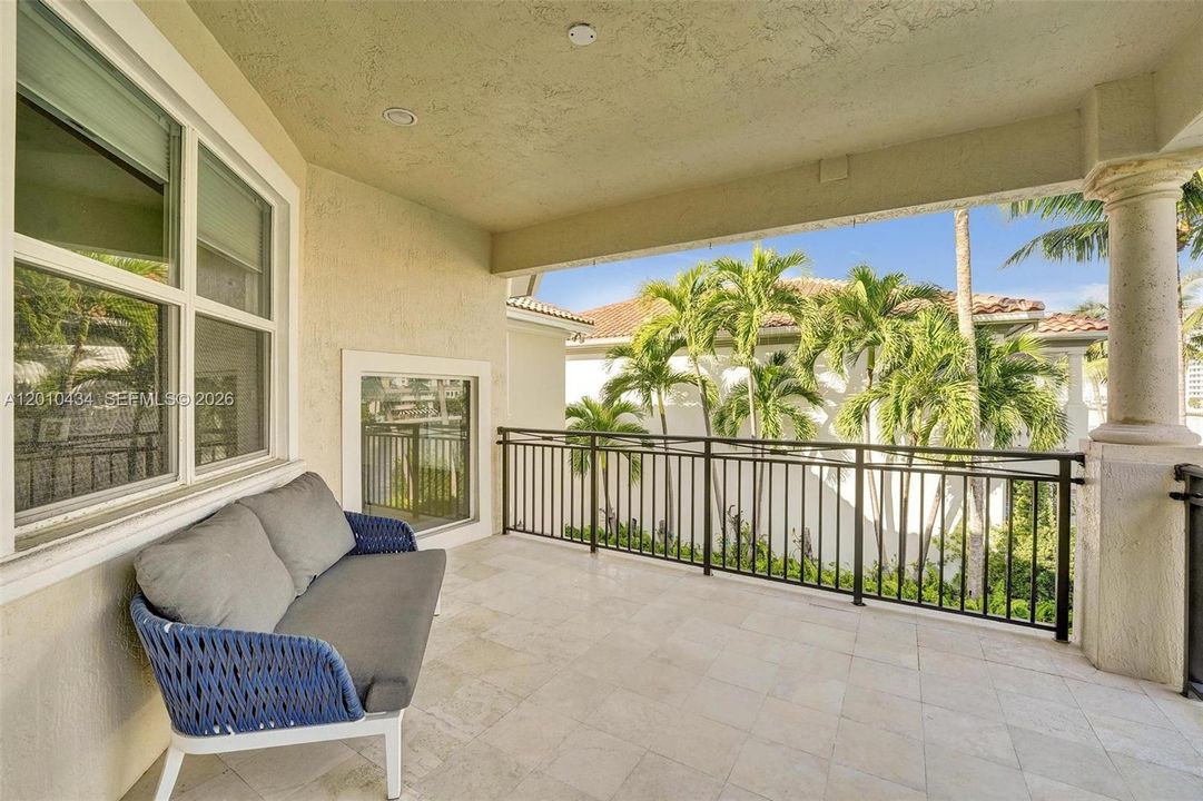 For Rent: $20,000 (5 beds, 4 baths, 4138 Square Feet)