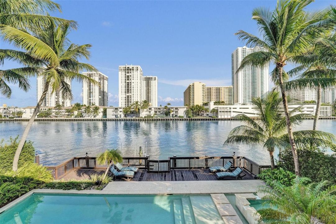 For Rent: $20,000 (5 beds, 4 baths, 4138 Square Feet)