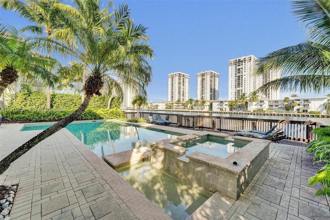 For Rent: $20,000 (5 beds, 4 baths, 4138 Square Feet)